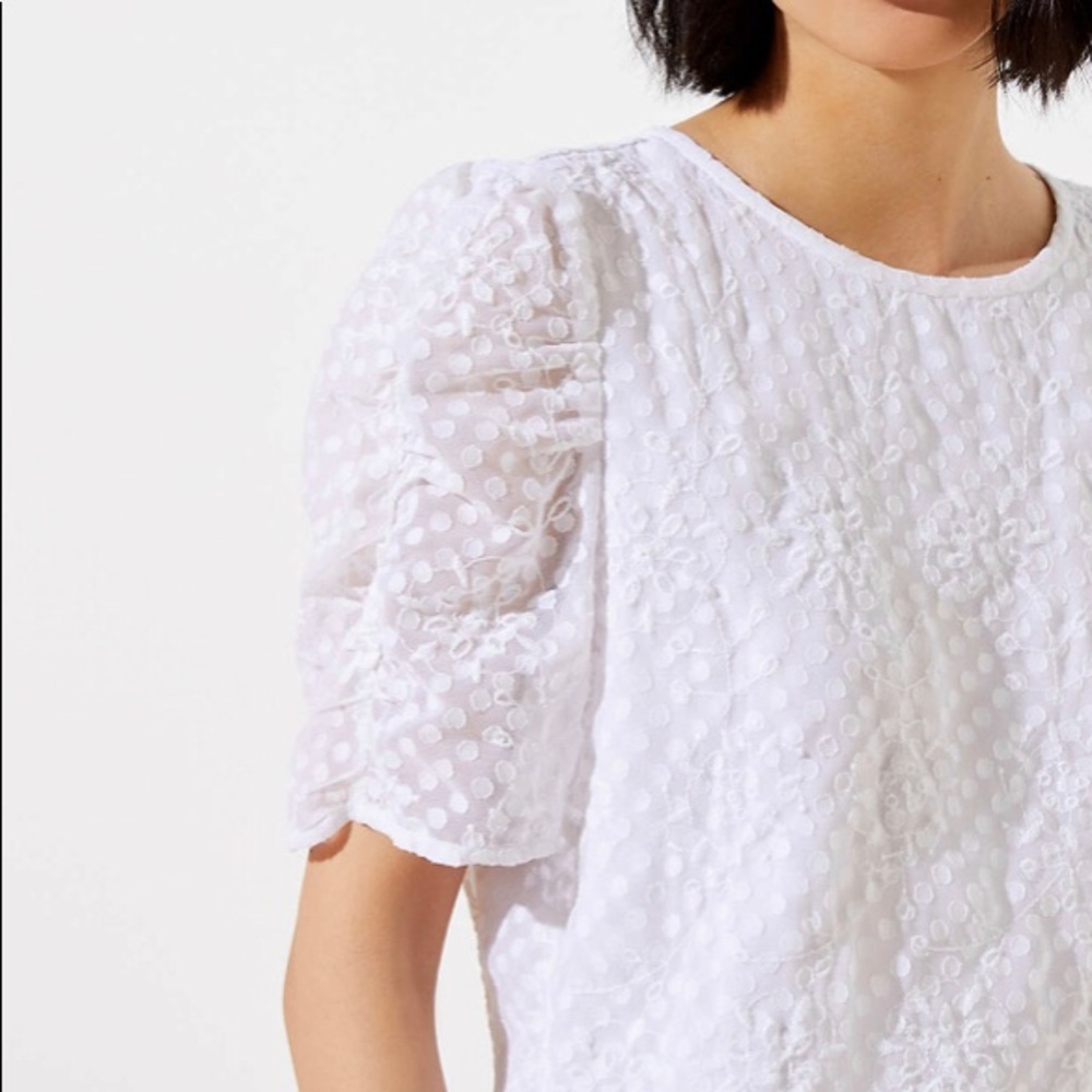 LOFT‎ Women's NWT Petite Clip Dot Puff Sleeve Top - Picture 2 of 3